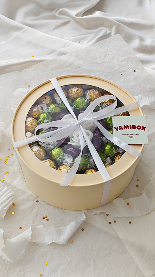 Box ze słodyczami Ferrero Rocher, Lindor, Ritter Sport i różami mydlanymi