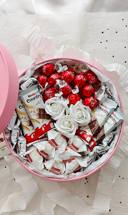 Box ze słodyczami Raffaello, Kinder z różami mydlanymi