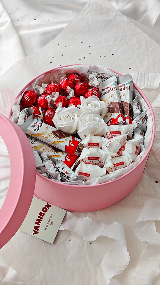 Box ze słodyczami Raffaello, Kinder z różami mydlanymi