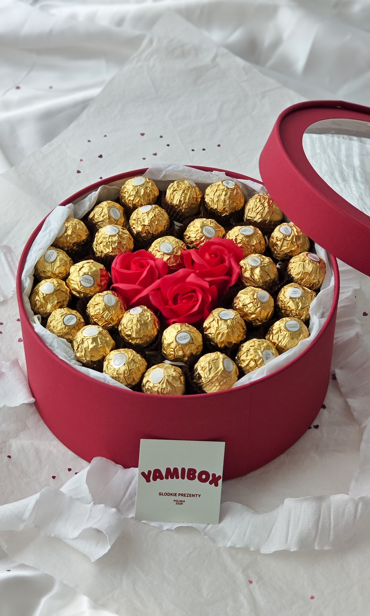 Box ze słodyczami Ferrero Rocher i różami mydlanymi