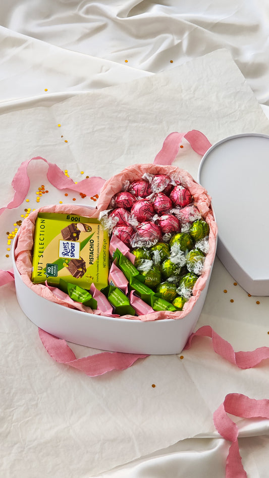 Box ze słodyczami Lindor i Ritter Sport