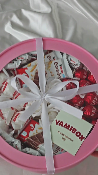 Box ze słodyczami Raffaello, Kinder z różami mydlanymi