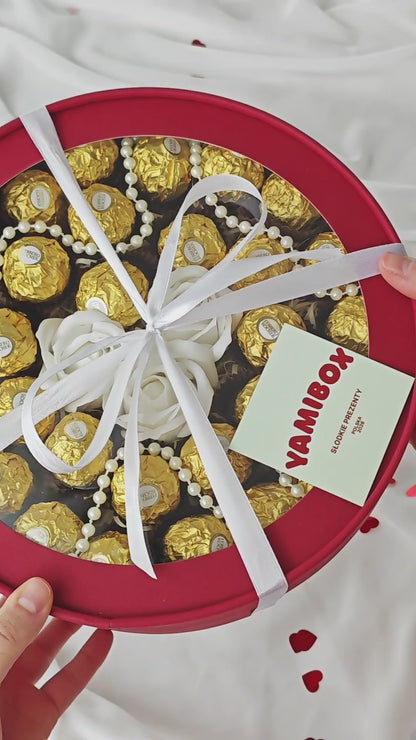 Box ze słodyczami Ferrero Rocher i różami mydlanymi