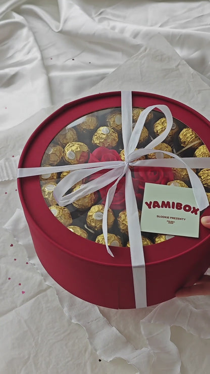 Box ze słodyczami Ferrero Rocher i różami mydlanymi
